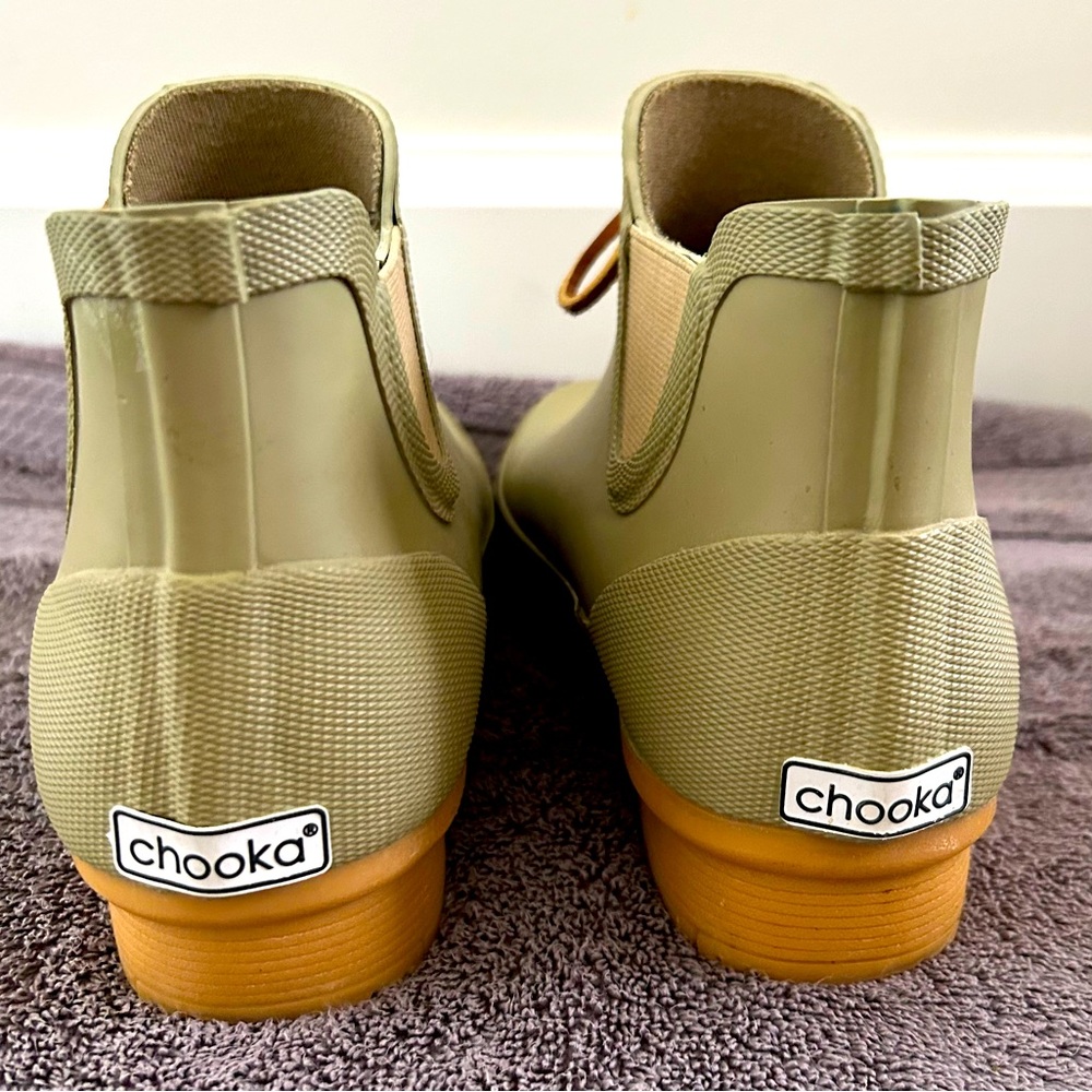 Chooka Boots size 6. Great condition! Only worn once and very minimal wear.